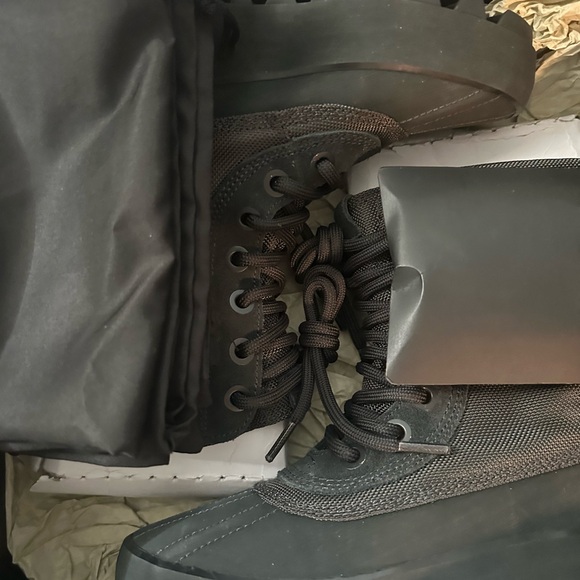 Yeezy 950 boots - Picture 2 of 5